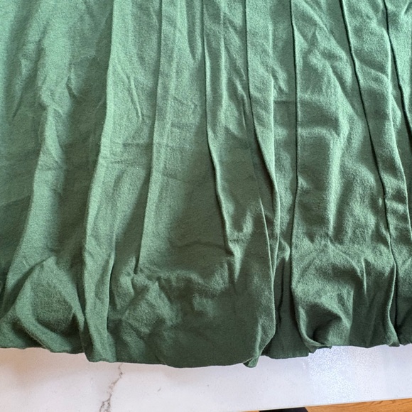 Forest Green Sleeveless Crewneck Bubble Top - Picture 5 of 8